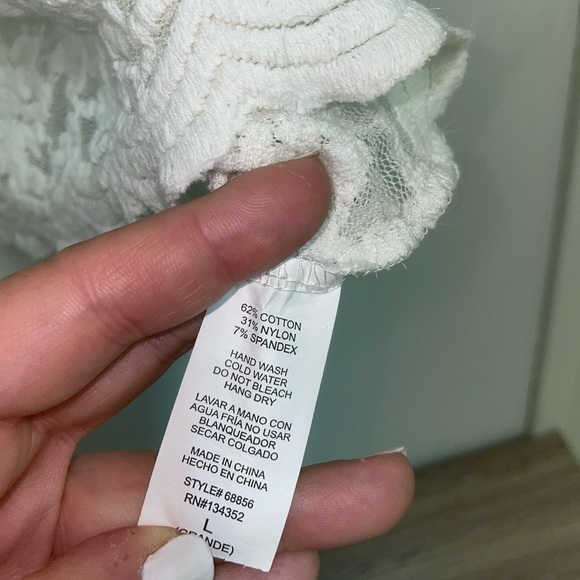 𝅺ambiance Lace Crop Top - Picture 10 of 11